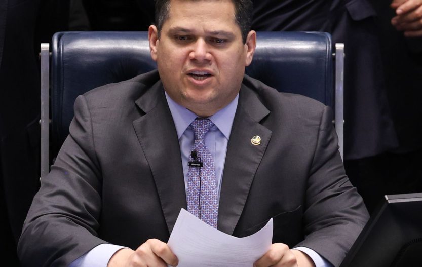 Governo pede a Alcolumbre que instale comissão sobre MP das Blusinhas
