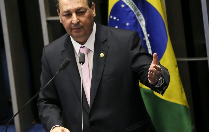 Relator da CCJ rejeita emendas da oposição que buscavam manter 6x1