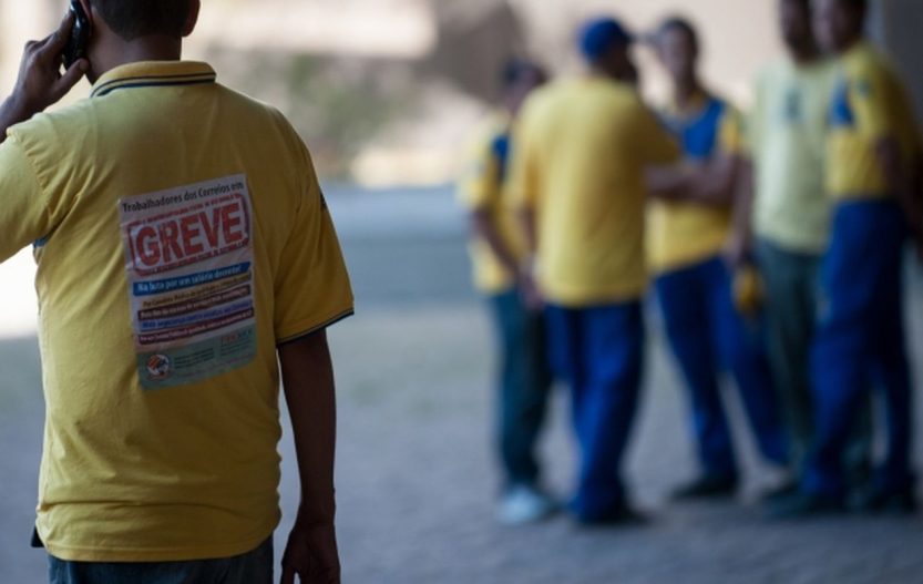 Trabalhadores dos Correios estão em greve por tempo indeterminado