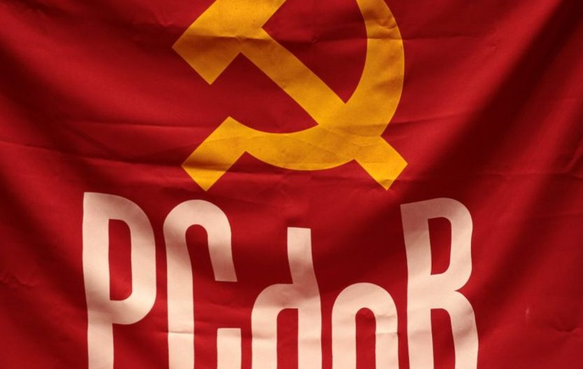 PCdoB oficializa apoio à candidatura de Lula