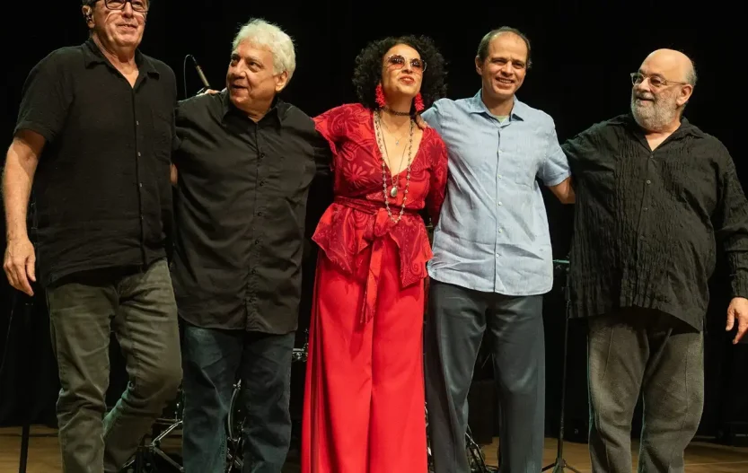 Repertório de Caetano Veloso embala show exclusivo na TV Brasil