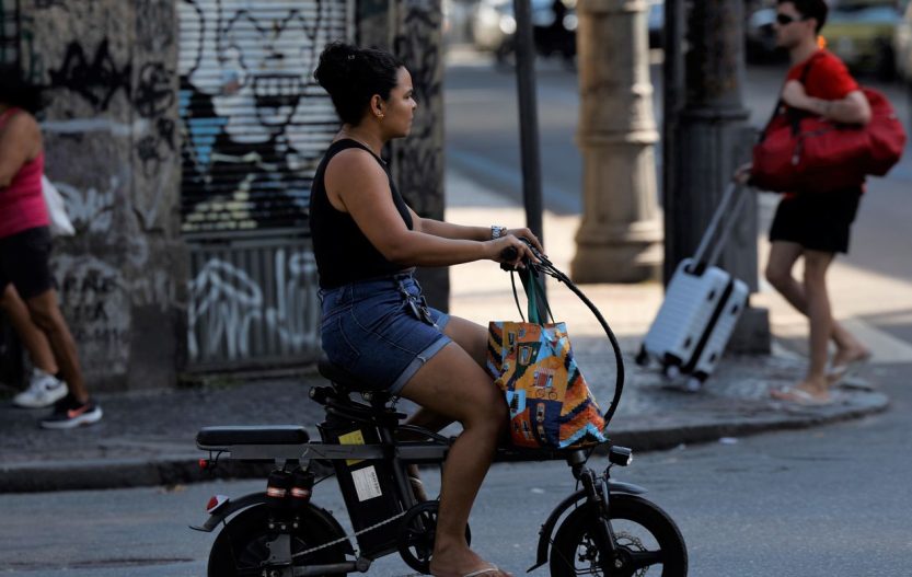 Fenômeno das bikes elétricas é tema do Caminhos da Reportagem