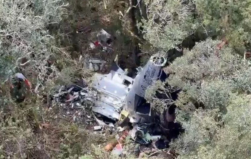 Bombeiros encontram helicóptero com corpo do cantor Rick