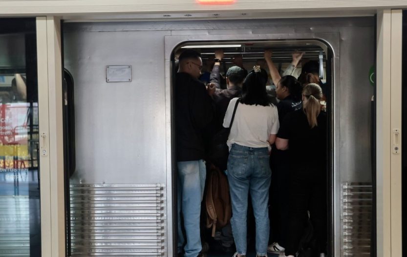 Usuários de trens mudam rotina por causa de greve da CPTM