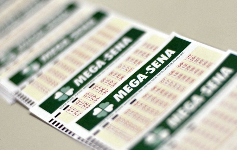 Mega Sena acumula e pode pagar R$ 100 milhões neste domingo