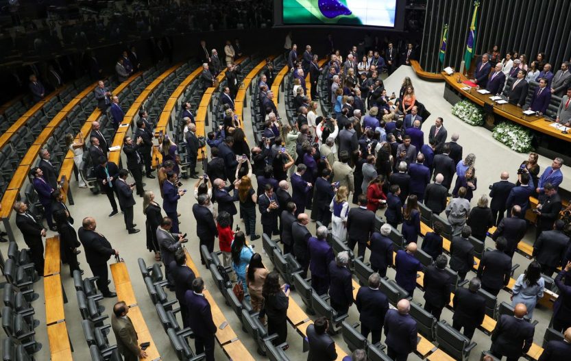 Câmara deve decidir sobre "taxa das blusinhas" nesta segunda