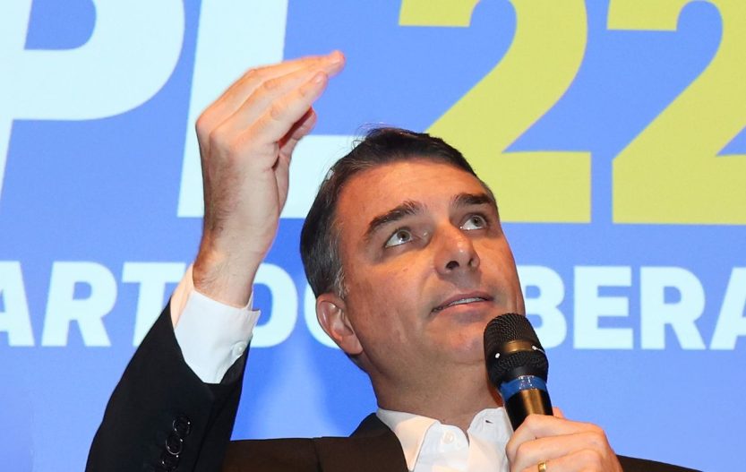 Filho mais velho de Bolsonaro, Flávio disputa a Presidência pelo PL