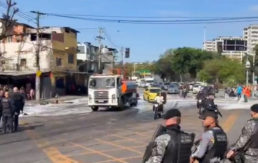 Manifestações contra ação da polícia bloqueiam vias do Rio